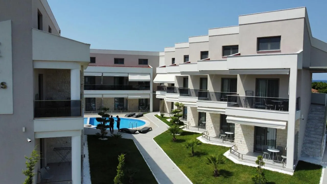 Leon Villas Nikiti
