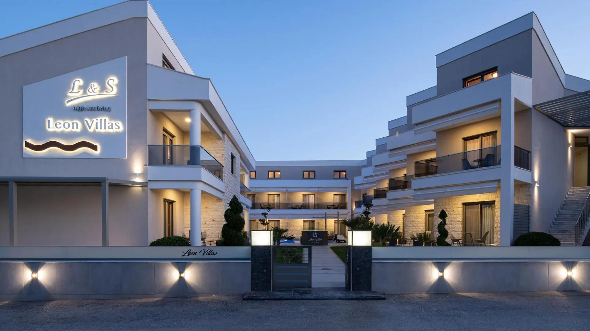 Leon Villas Nikiti